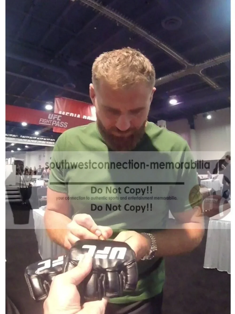 UFC fast signing authentic